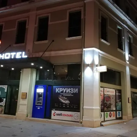Hotel Plaza 3*