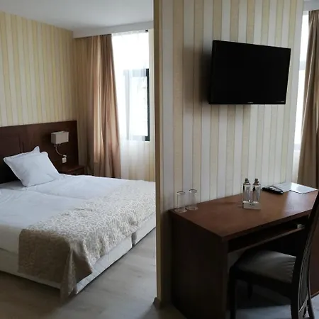 Hotel Plaza Hotel 3*