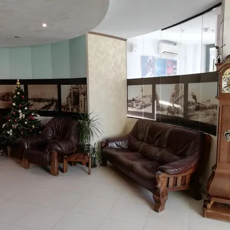 Hotel Plaza Отель