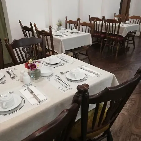 Отель Hotel Plaza