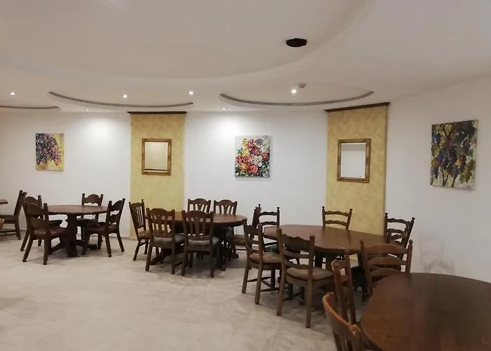 Hotel Plaza Hotel 3*